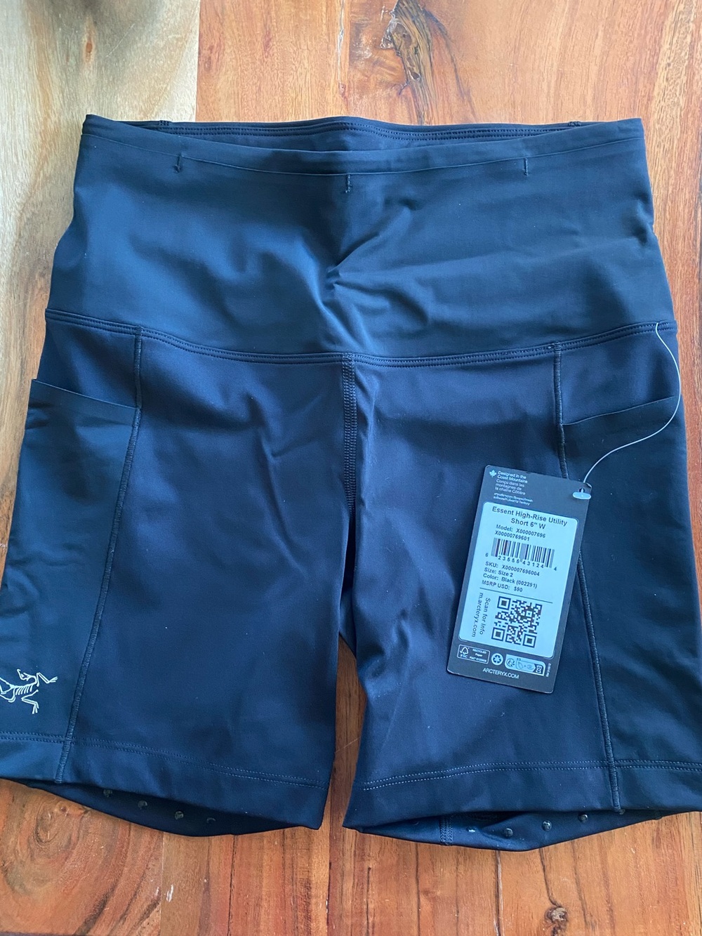 Arc'teryx Black Women's High-Waist Bike Shorts with Side Pockets